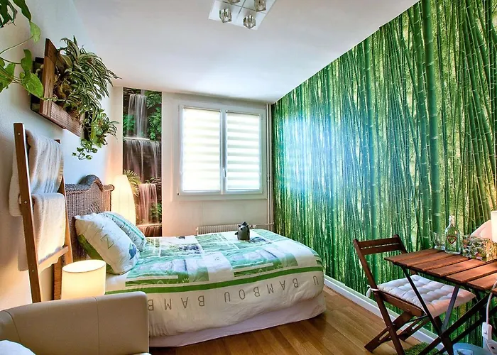 ! A découvrir ! NATURALBNB - Chambres d'hôtes zen au calme - Top confort et reposant - PARKING GRATUIT SECURISE - Garage vélos et motos - OFFERT COPIEUX PETIT DEJEUNER fait maison sucré-salé, local et bio - Accueil et convivialité garantis !